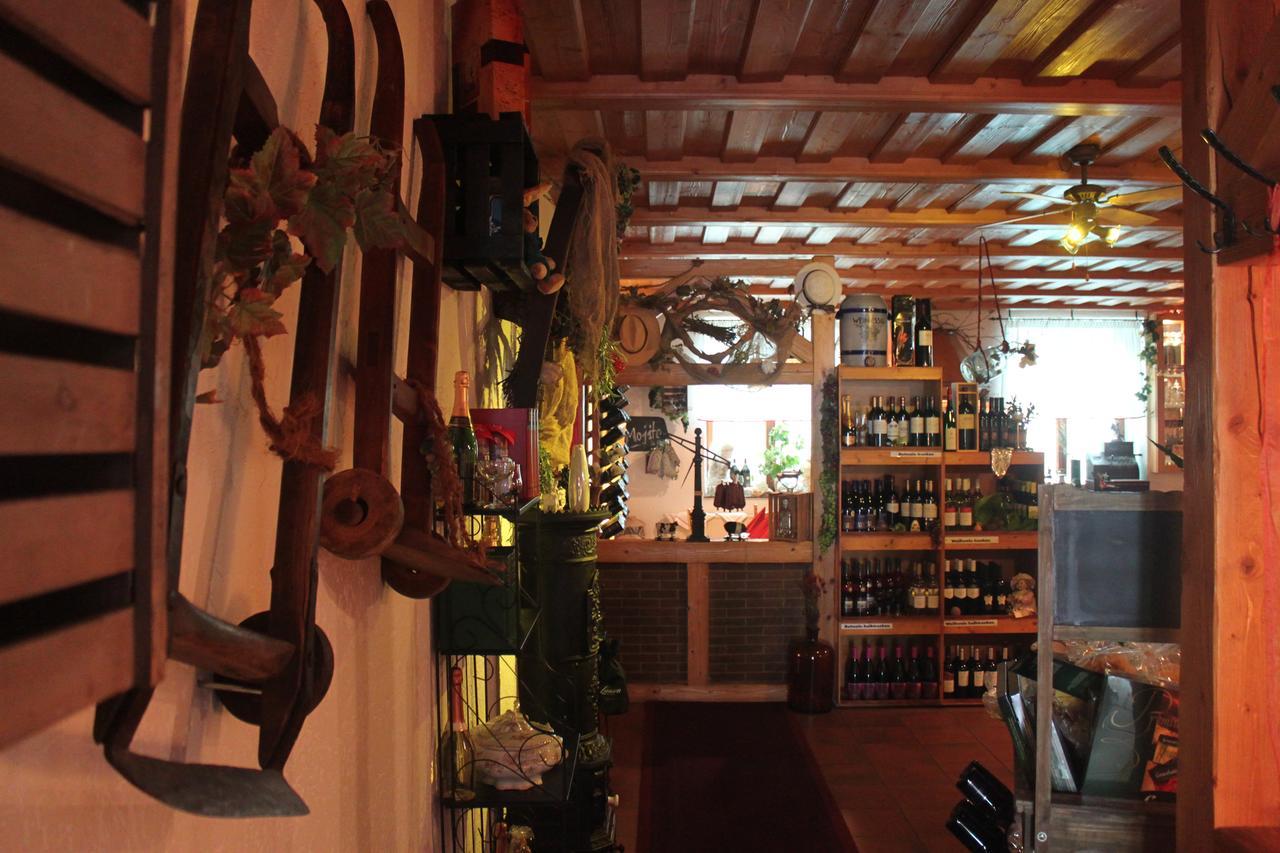 Pension Und Restaurant Die Burg Ehrenfriedersdorf Eksteriør bilde