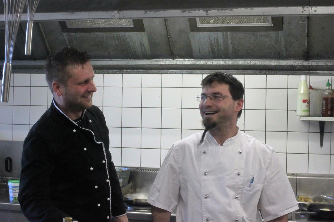 Pension Und Restaurant Die Burg Ehrenfriedersdorf Eksteriør bilde