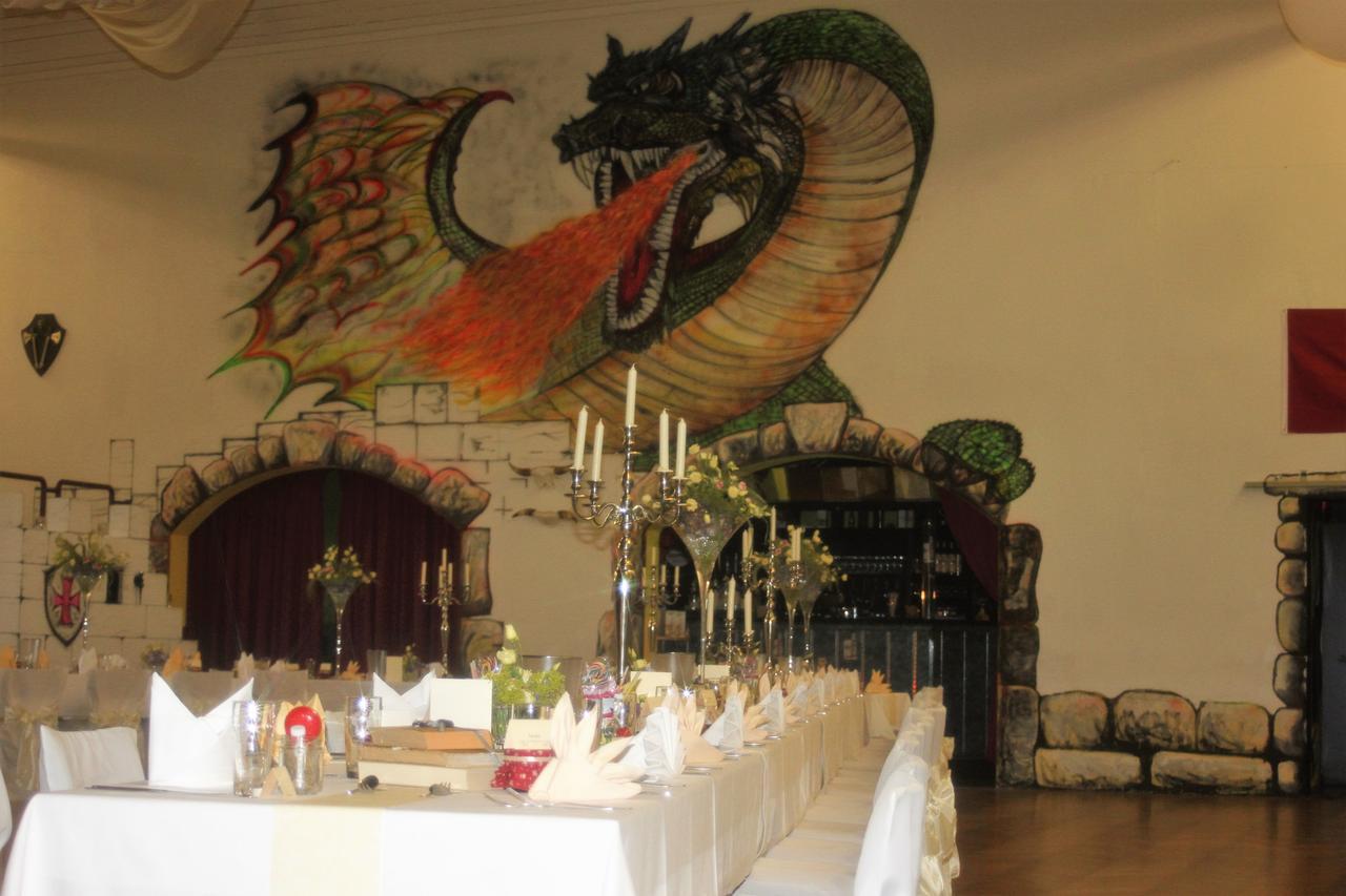 Pension Und Restaurant Die Burg Ehrenfriedersdorf Eksteriør bilde
